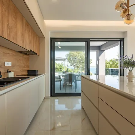 Seaview A'more With Heated Pool Villa Maslenica