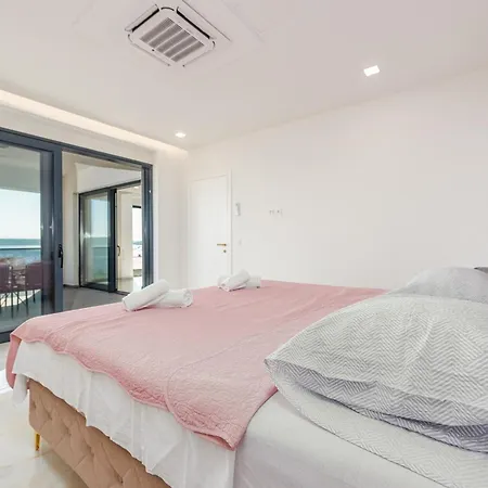 Seaview A'more With Heated Pool Villa Maslenica