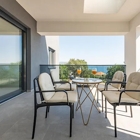 Villa Seaview A'more With Heated Pool Maslenica