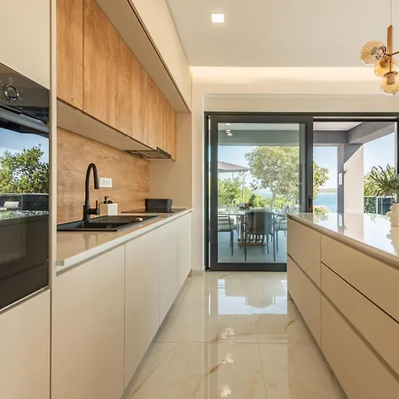 Seaview A'more With Heated Pool Villa