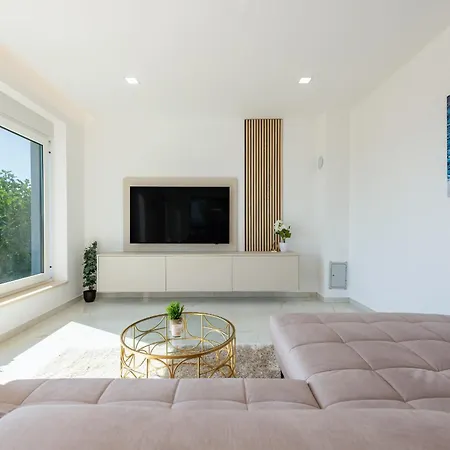 Villa Seaview A'more With Heated Pool