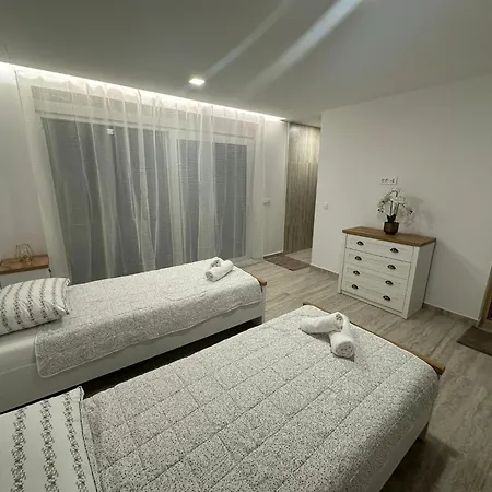 Villa Seaview A'more With Heated Pool *