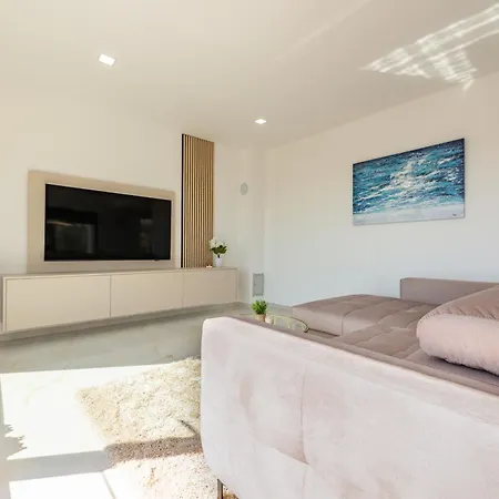 Seaview A'more With Heated Pool Villa