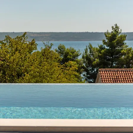 Seaview A'more With Heated Pool Villa Maslenica