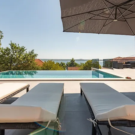 Seaview A'more With Heated Pool Villa Maslenica