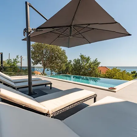 Seaview A'more With Heated Pool Villa Maslenica