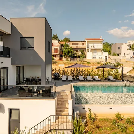 Seaview A'more With Heated Pool