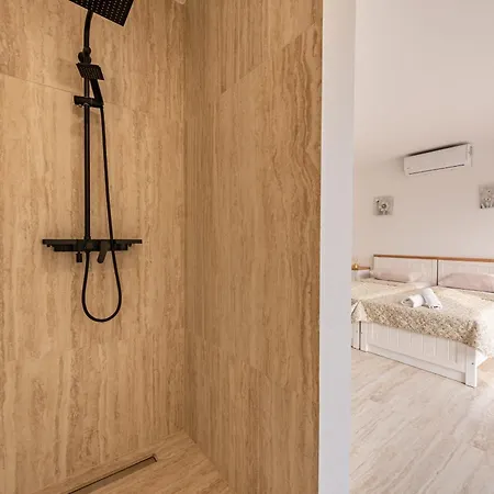 Seaview A'more With Heated Pool Villa Maslenica