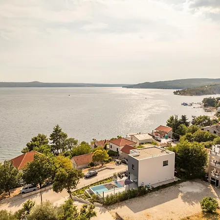 Seaview A'more With Heated Pool