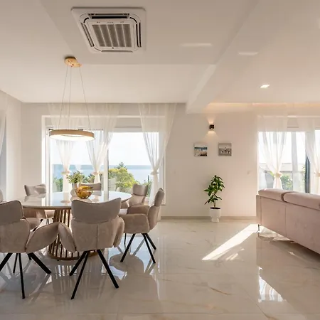 Villa Seaview A'more With Heated Pool