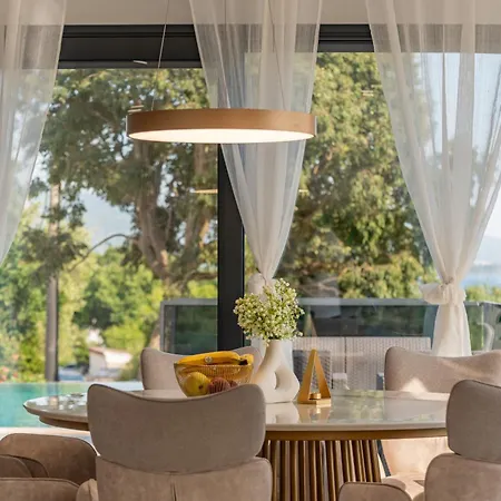 Seaview A'more With Heated Pool Maslenica