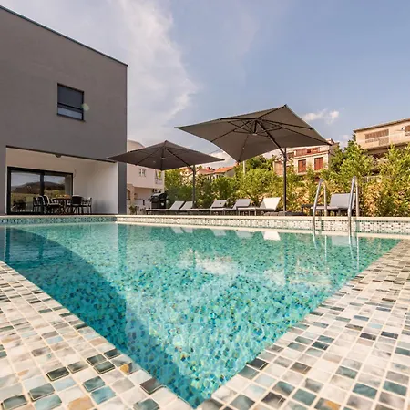 Seaview A'more With Heated Pool *