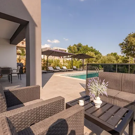 Seaview A'more With Heated Pool Maslenica