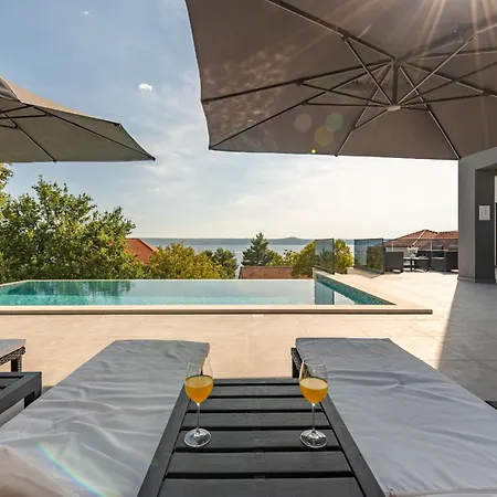 Seaview A'more With Heated Pool Villa *