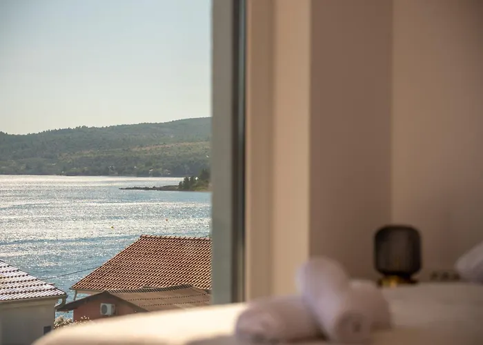 Seaview A'more With Heated Pool Maslenica