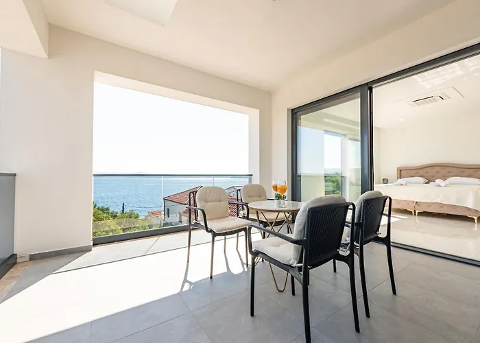 Villa Seaview A'more With Heated Pool