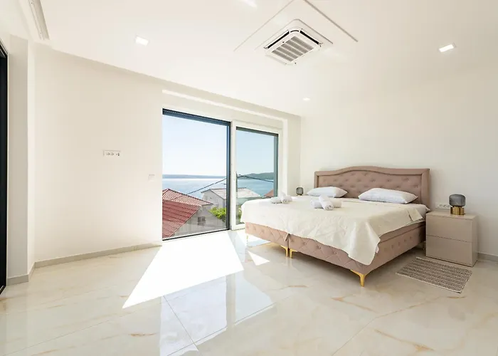 Seaview A'more With Heated Pool Villa *
