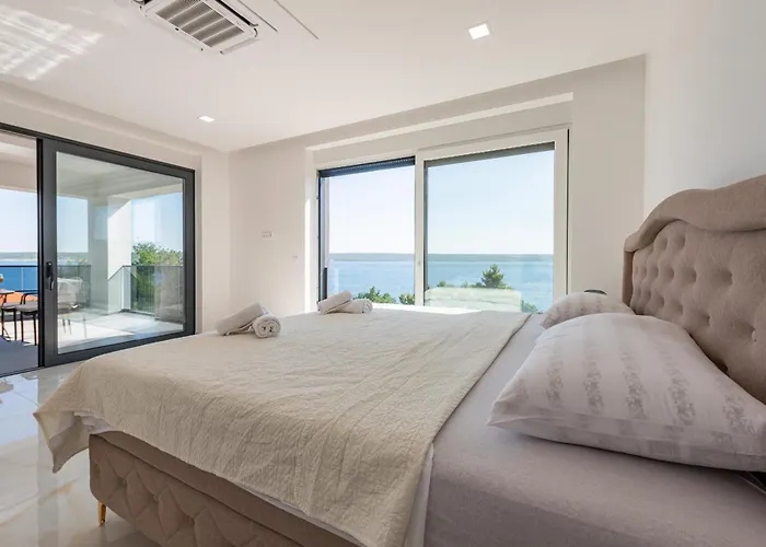 Villa Seaview A'more With Heated Pool Maslenica