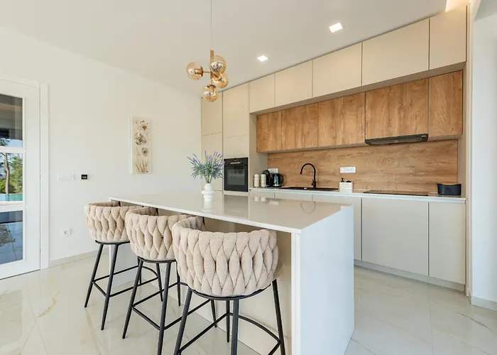 Seaview A'more With Heated Pool Villa