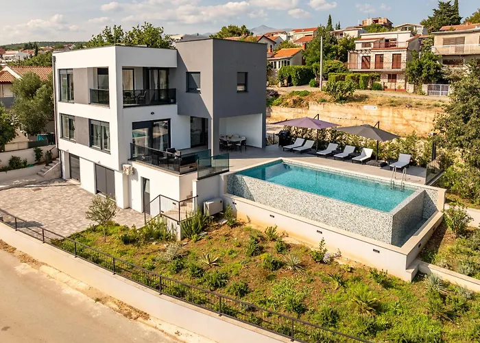 Seaview A'more With Heated Pool Villa Maslenica