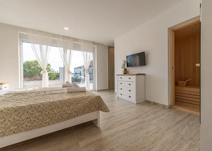 Villa Seaview A'more With Heated Pool Maslenica