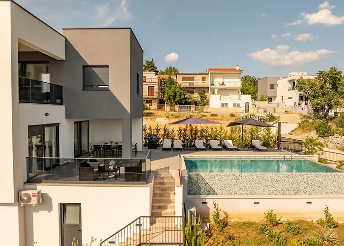 Seaview A'more With Heated Pool