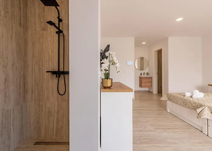 Villa Seaview A'more With Heated Pool