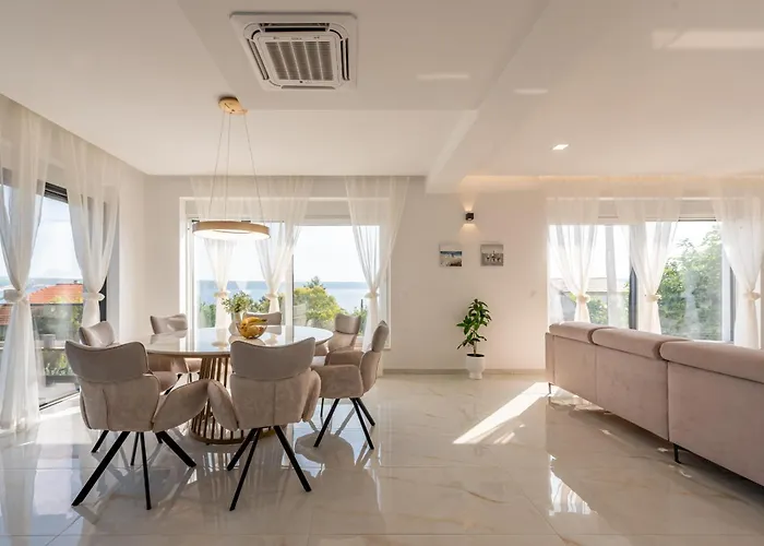 Villa Seaview A'more With Heated Pool