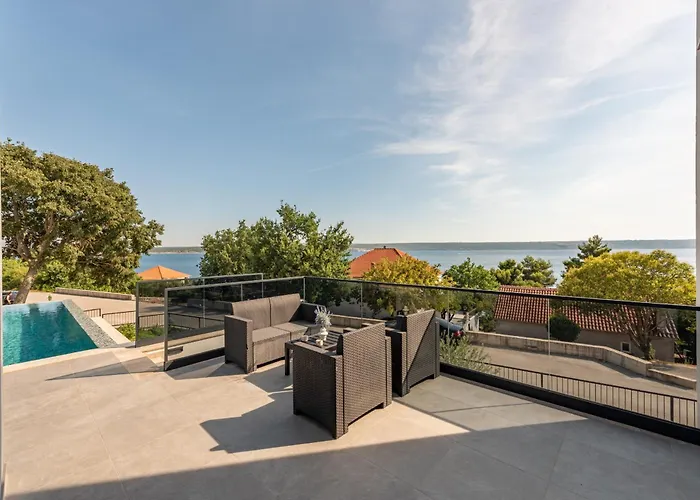Seaview A'more With Heated Pool