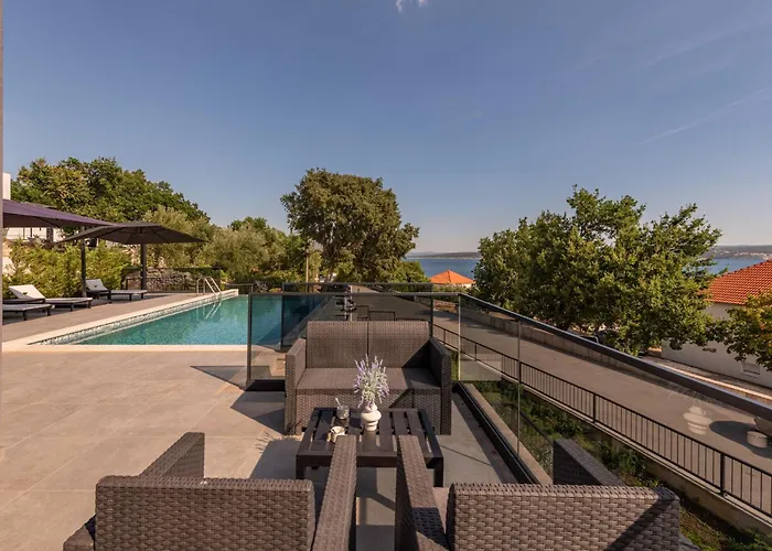 Seaview A'more With Heated Pool Villa *