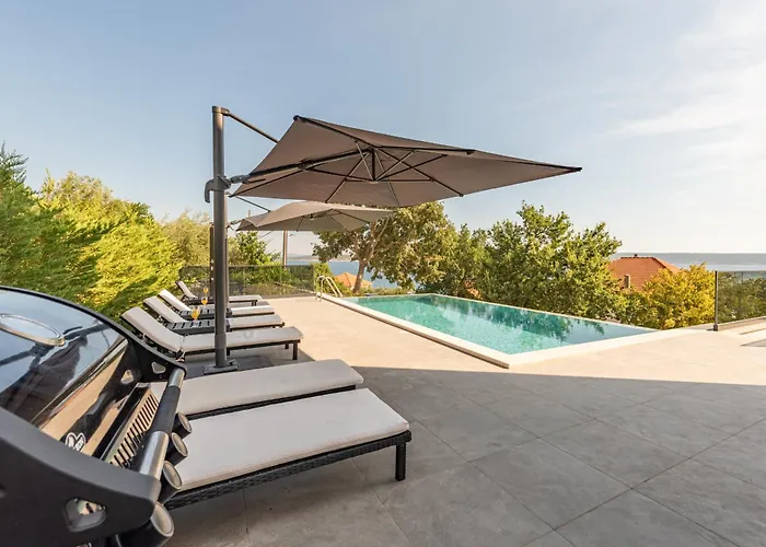 Seaview A'more With Heated Pool