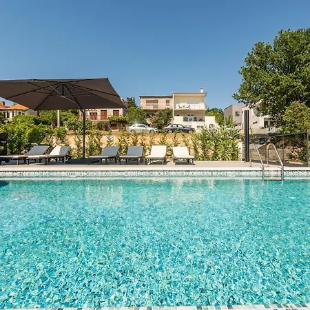 Villa Seaview A'more With Heated Pool