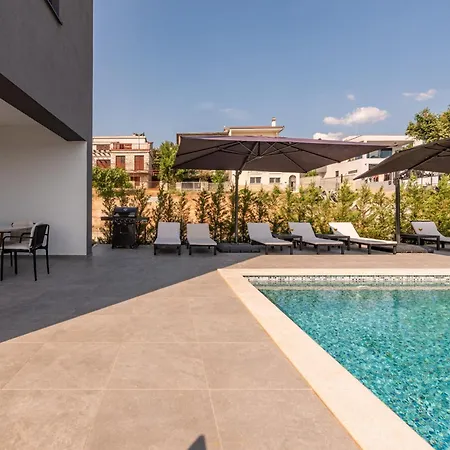 Seaview A'more With Heated Pool Villa Maslenica