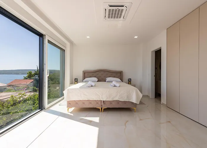 Villa Seaview A'more With Heated Pool