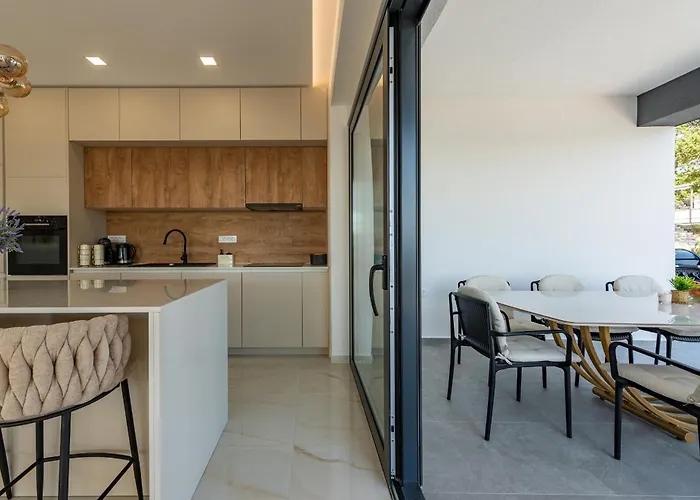 Seaview A'more With Heated Pool Вилла