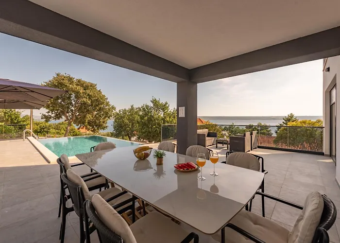 Villa Seaview A'more With Heated Pool *